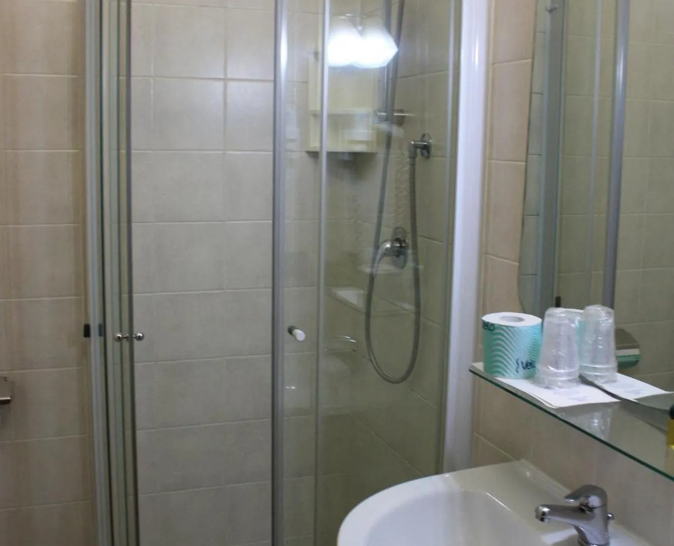 Hotel Dore Milan 3*,  Italy