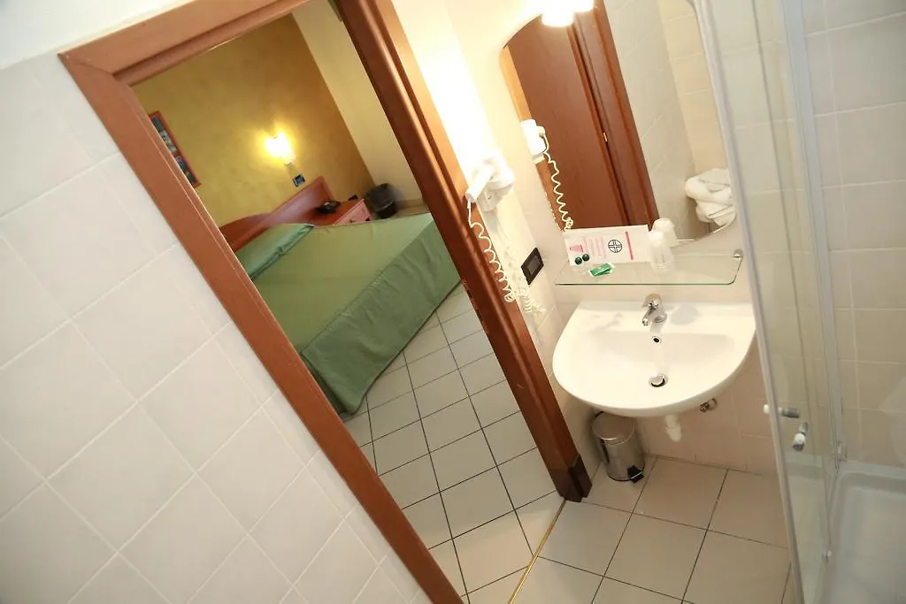 Hotel Dore Milan 3*,