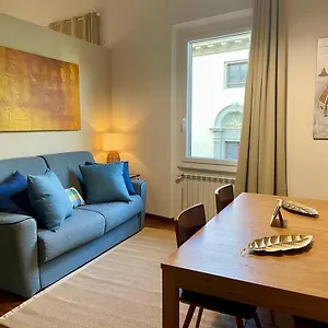 novellas-loft-near-santa-maria-novella-station.it-tuscanyhotel.com/
