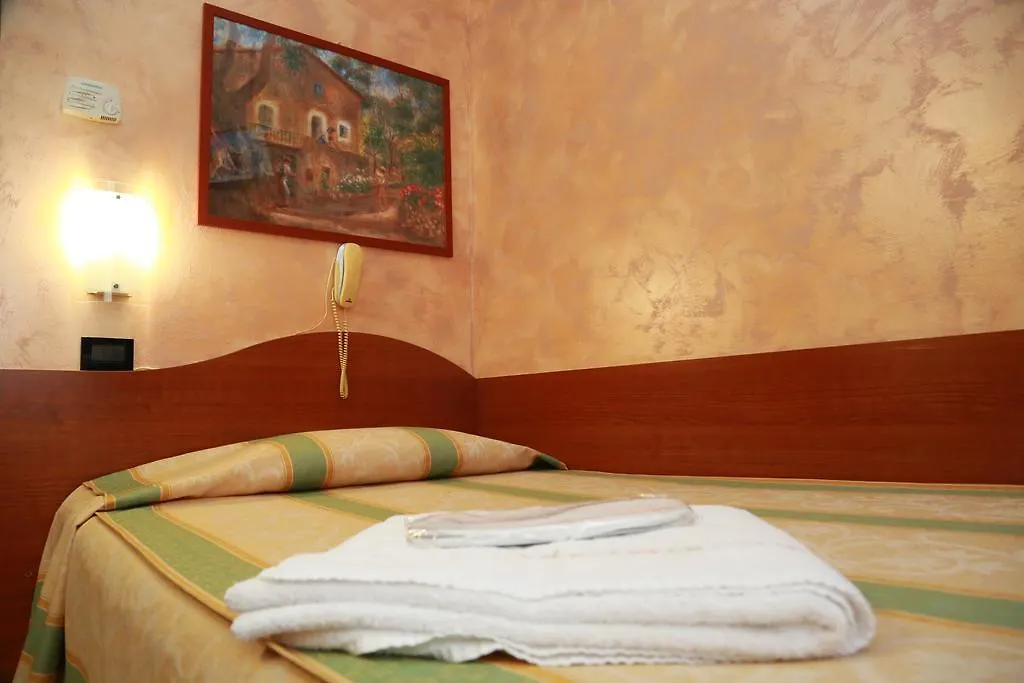 Hotel Dore Milan 3*,