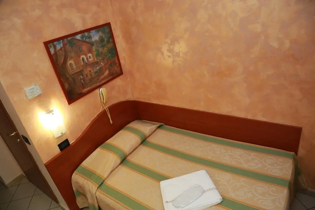 Hotel Dore Milan 3*,